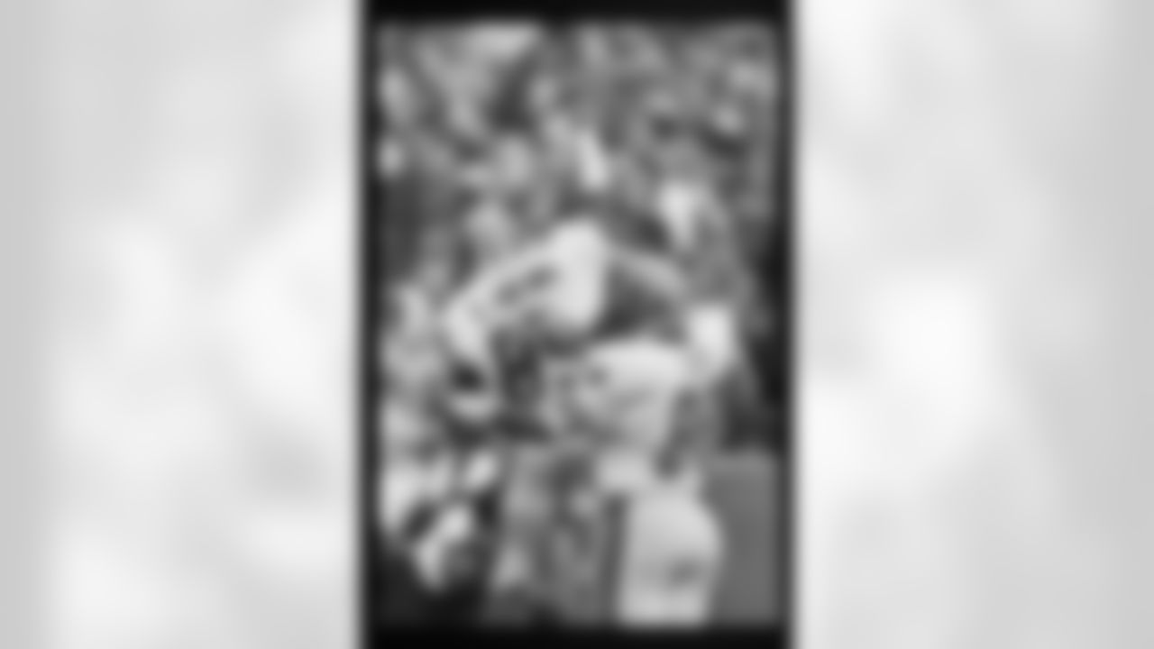 Photograph from the Falcons game vs the Los Angeles Rams on October 12, 1986.