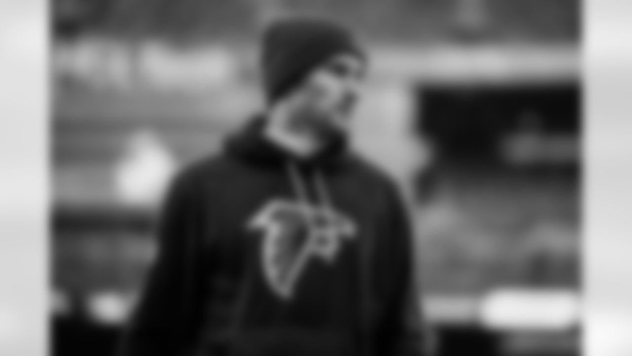 Atlanta Falcons quarterback Kirk Cousins #18 warms up prior to the Week 13 Game against the New York Jets at Metlife Stadium in East Rutherford, New Jersey on Sunday, November 30, 2025. (Photo by Taylor McLaughlin/Atlanta Falcons)