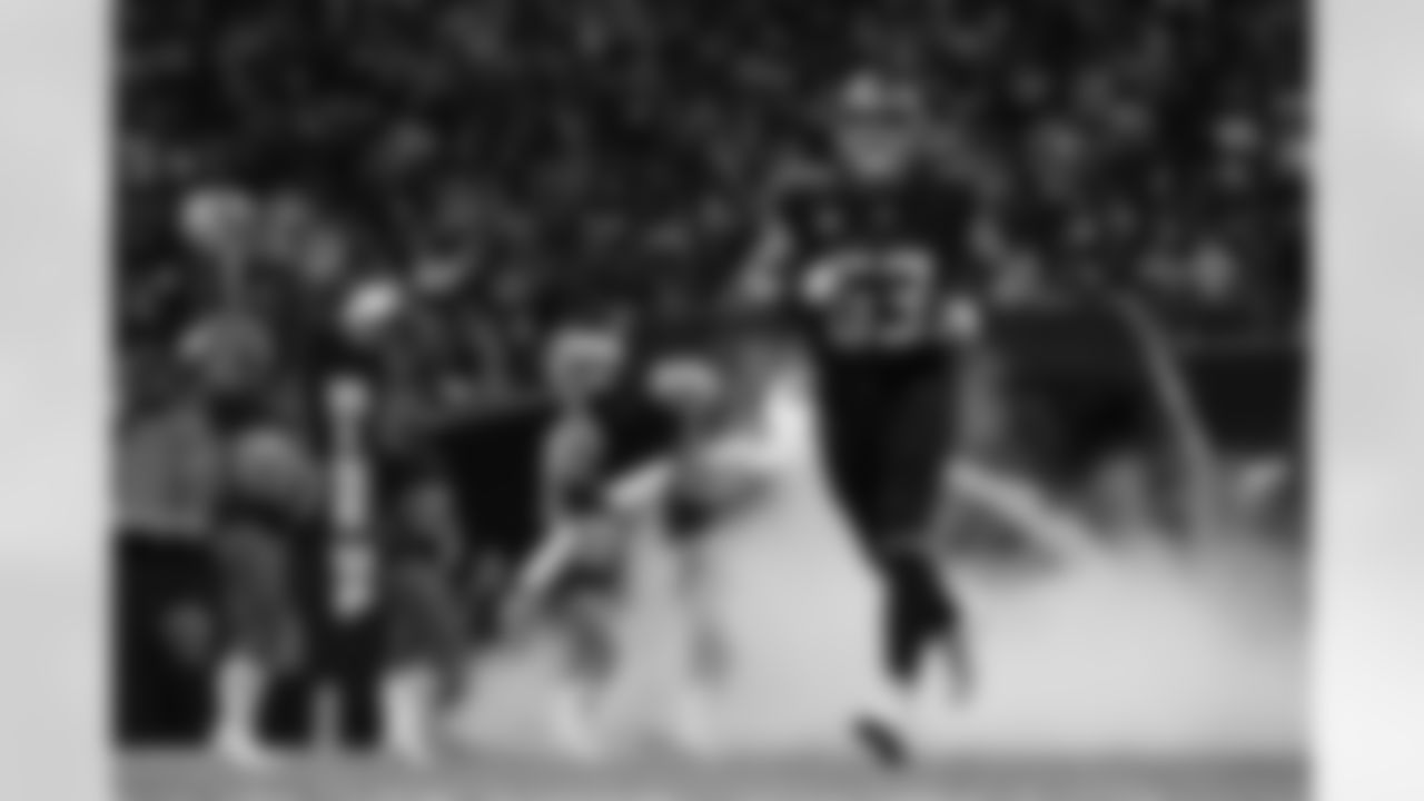 Atlanta Falcons guard Chris Lindstrom #63 during the Week 1 Game against the Tampa Bay Buccaneers at Mercedes-Benz Stadium in Atlanta, Ga. on Sunday, September 7, 2025. (Photo by AJ Reynolds/Atlanta Falcons)