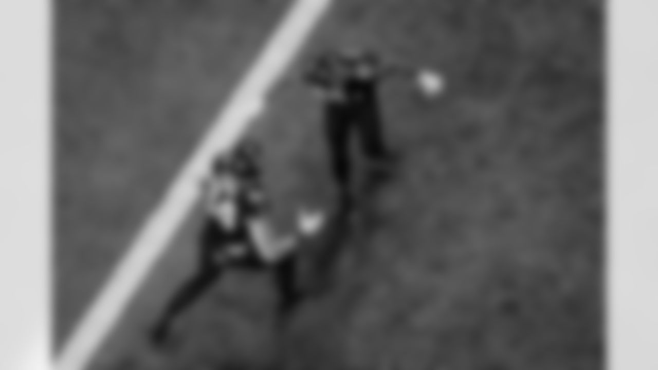 Atlanta Falcons tight end Feleipe Franks #84  and Atlanta Falcons wide receiver Dylan Drummond #81 react during the Week 18 Game against the New Orleans Saints at Mercedes-Benz Stadium in Atlanta, Georgia on Sunday, January 4, 2026. (Photo by Taylor McLaughlin/Atlanta Falcons)