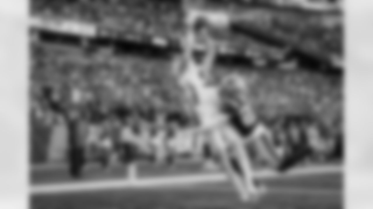 Atlanta Falcons wide receiver Drake London #5 scores a touchdown during the Week 9 Game against the New England Patriots at Gillette Stadium in Foxborough, Massachusetts on Sunday, November 2, 2025. (Photo by Jay Bendlin/Atlanta Falcons)