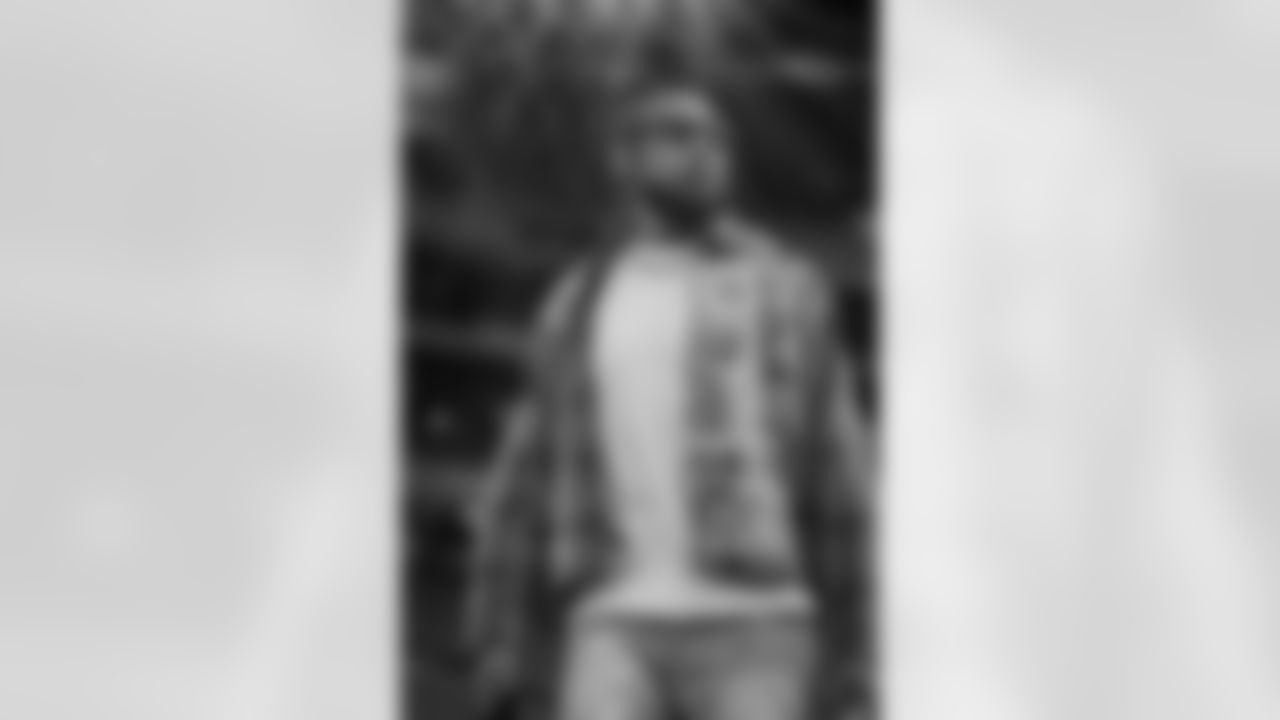 Atlanta Falcons linebacker Josh Woods #42 arrives before the Week 16 Game against the Arizona Cardinals at State Farm Stadium in Glendale, Arizona on Sunday, December 21, 2025. (Photo by Taylor McLaughlin/Atlanta Falcons)