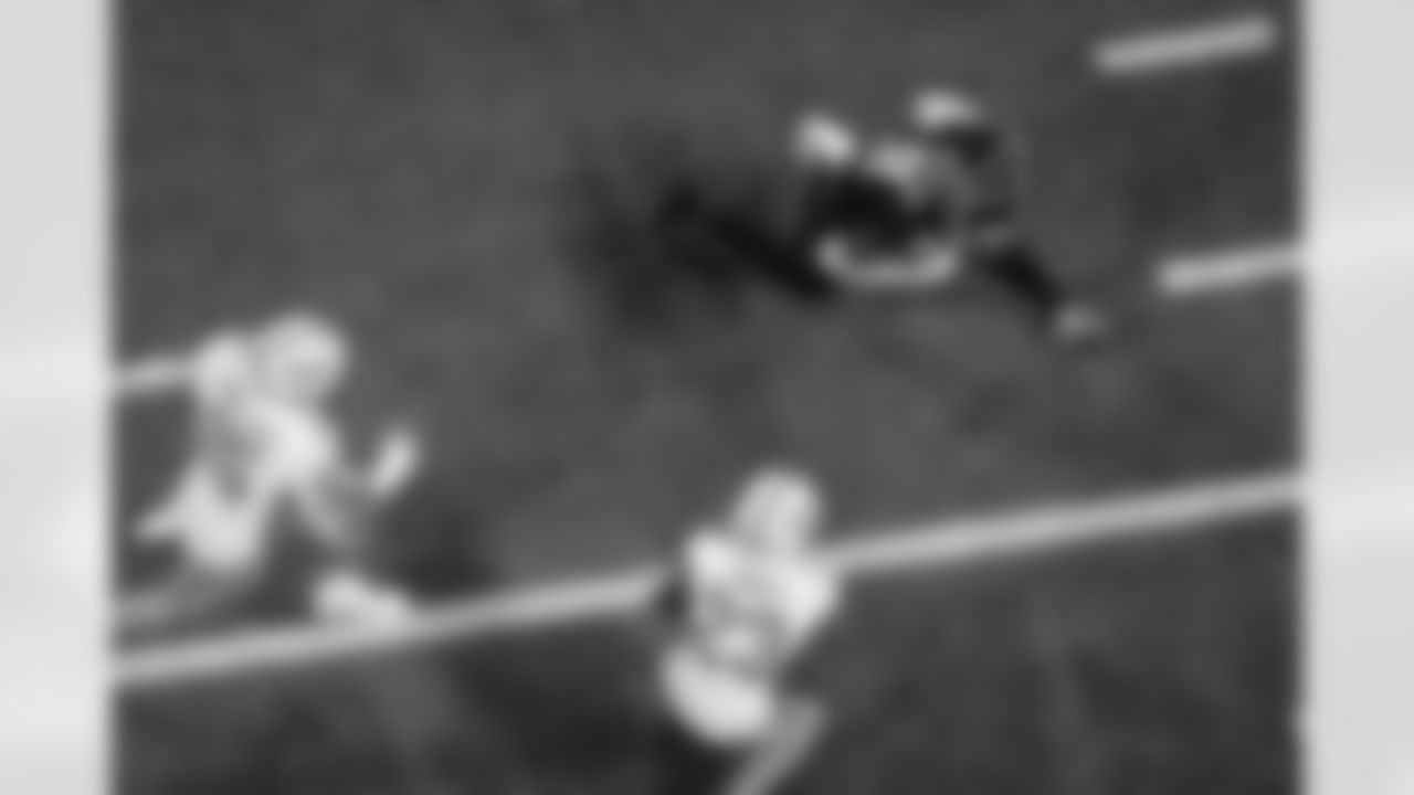 Atlanta Falcons tight end Kyle Pitts Sr. #8 runs with the ball during the first half of the Week 8 Game against the Miami Dolphins at Mercedes-Benz Stadium in Atlanta, Georgia on Sunday, October 26, 2025. (Photo by Mitch Martin/Atlanta Falcons)