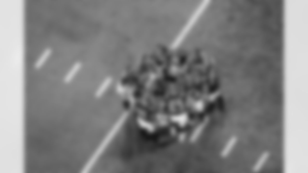 Atlanta Falcons offense huddles during the Week 6 Game against the Buffalo Bills at Mercedes-Benz Stadium in Atlanta, Georgia on Monday, October 13, 2025. (Photo by Kevin Liles/Atlanta Falcons)