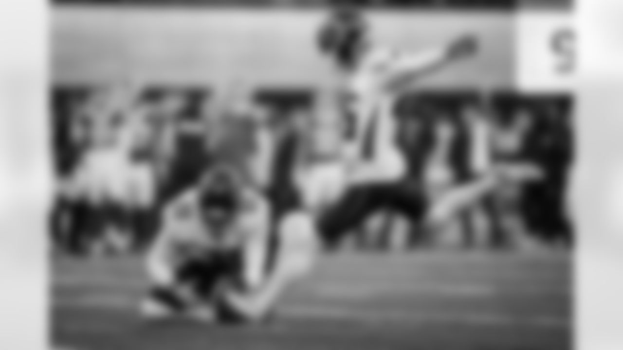 Atlanta Falcons kicker Zane Gonzalez #45 kicks an extra point during the Week 13 Game against the New York Jets at Metlife Stadium in East Rutherford, New Jersey on Sunday, November 30, 2025. (Photo by Jay Bendlin/Atlanta Falcons)