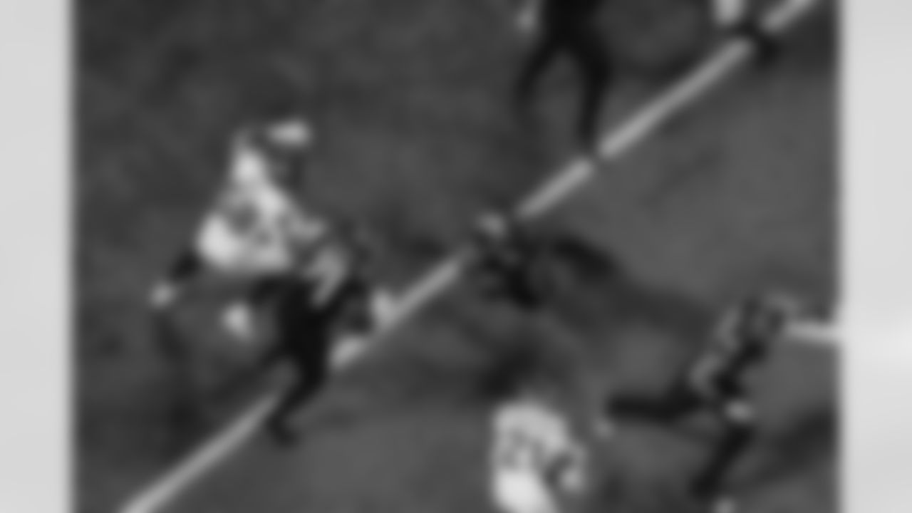 Atlanta Falcons running back Bijan Robinson #7 runs with the ball during the Week 14 Game against the Seattle Seahawks at Mercedes-Benz Stadium in Atlanta, Georgia on Sunday, December 7, 2025. (Photo by Jay Bendlin/Atlanta Falcons)