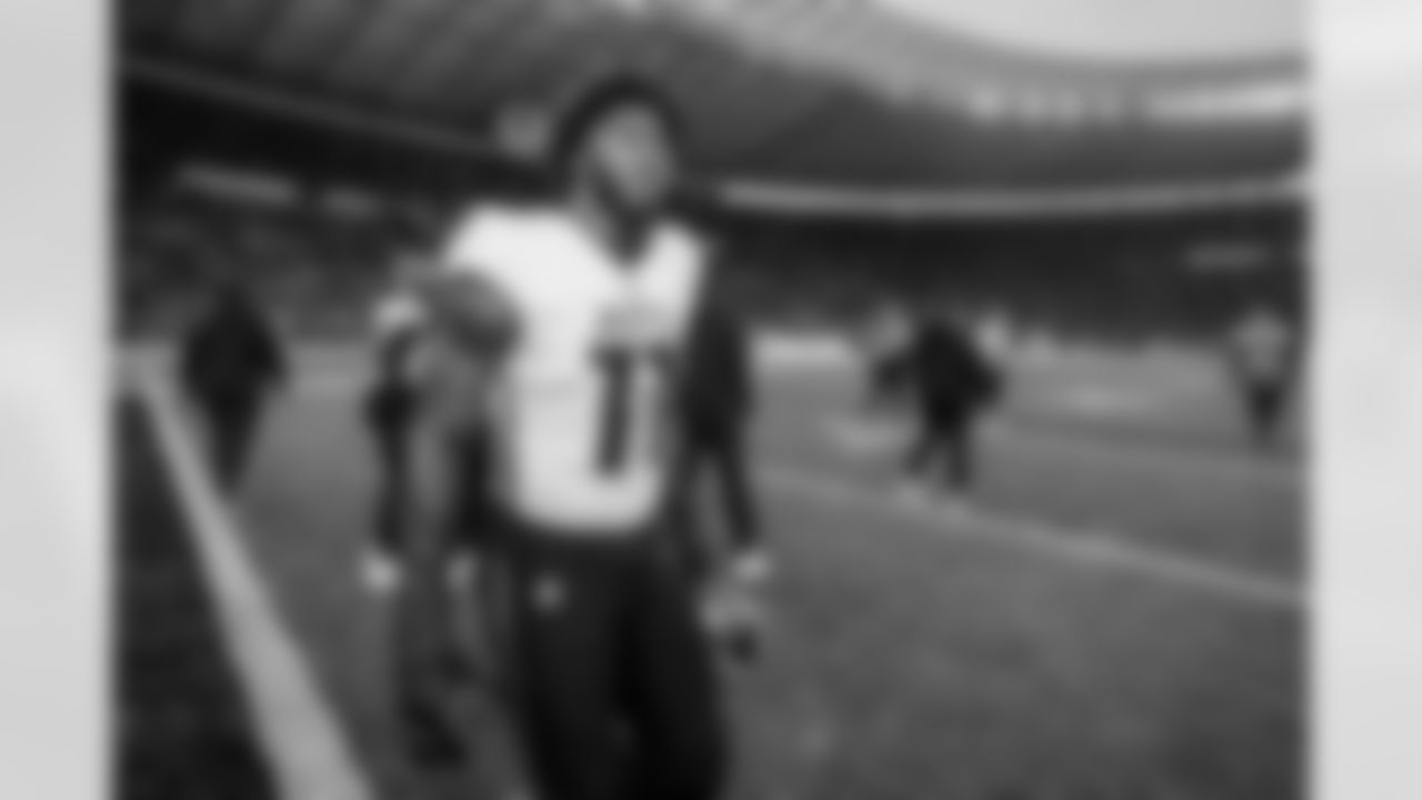 Atlanta Falcons edge rusher Jalon Walker #11 prior to the Week 10 Game against the Indianapolis Colts at Olympic Stadium in Berlin, Germany on Sunday, November 9, 2025. (Photo by Taylor McLaughlin/Atlanta Falcons)