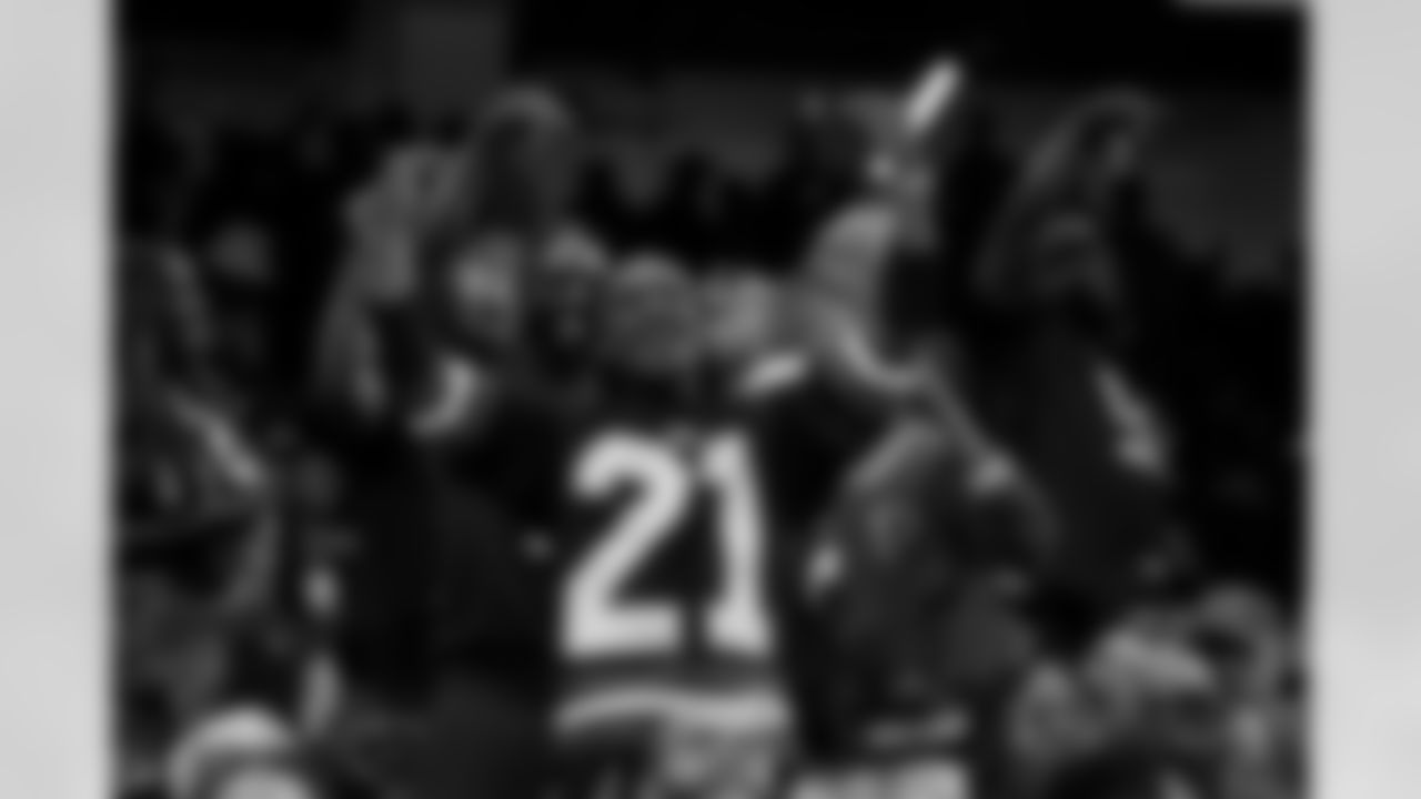 Atlanta Falcons fans celebrate during the Week 12 Game against the New Orleans Saints at Caesars Superdome in New Orleans, Louisiana on Sunday, November 23, 2025. (Photo by Taylor McLaughlin/Atlanta Falcons)