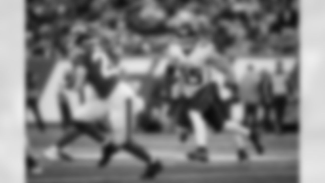 Atlanta Falcons inside linebacker Kaden Elliss #55 runs to make a tackle during the Week 13 Game against the New York Jets at Metlife Stadium in East Rutherford, New Jersey on Sunday, November 30, 2025. (Photo by Jay Bendlin/Atlanta Falcons)