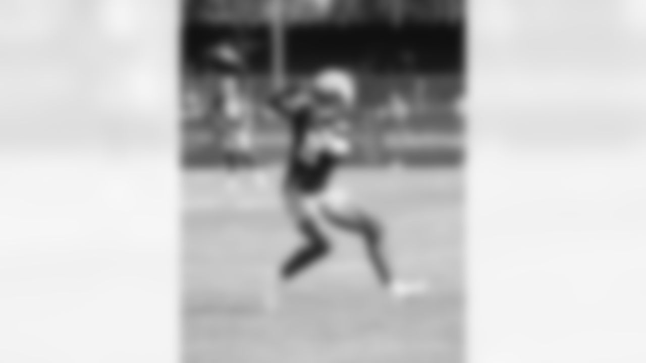 WR Beaux Collins (8)