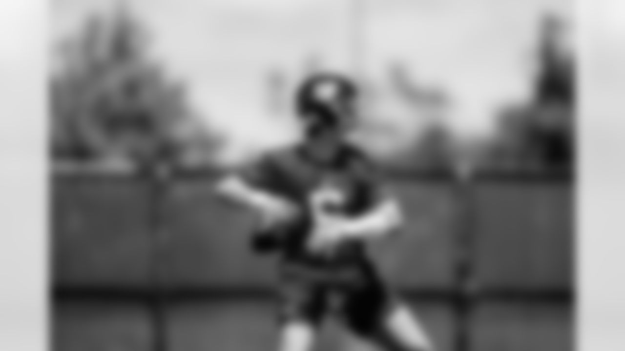 QB Jaxson Dart (6)