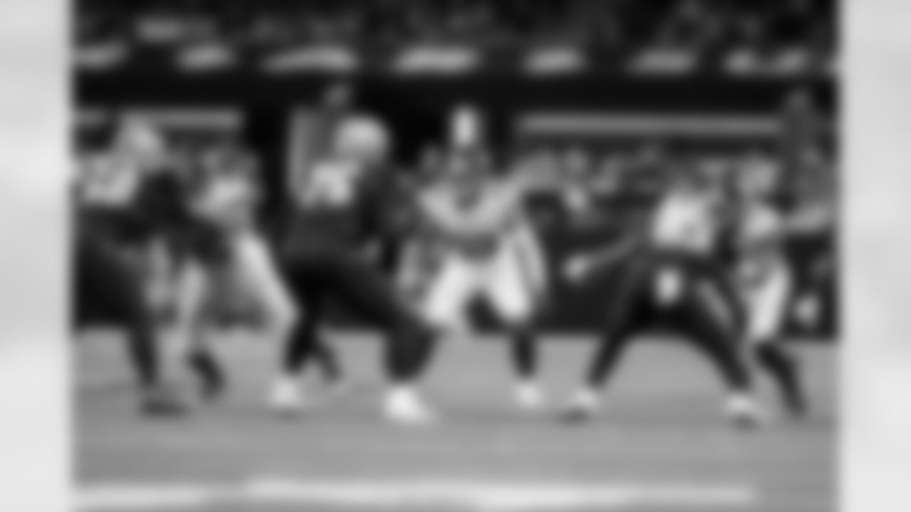 ILB Darius Muasau (53) lines up for a play during an NFL football game against the New Orleans Saints on Sunday, October 5, 2025 at Caesars Superdome in New Orleans. (BRENNAN ASPLEN/NEW YORK GIANTS)