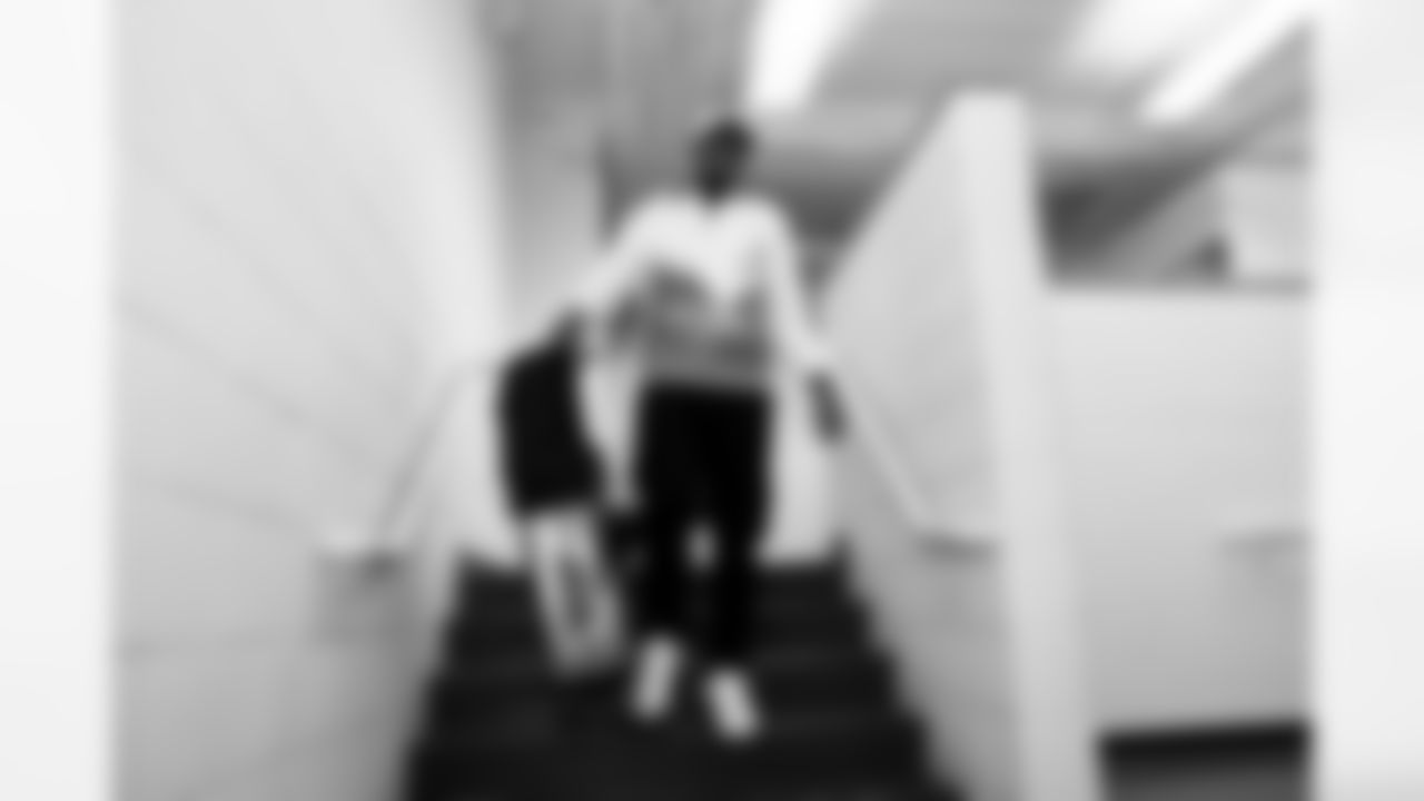 DL Chauncey Golston (57)