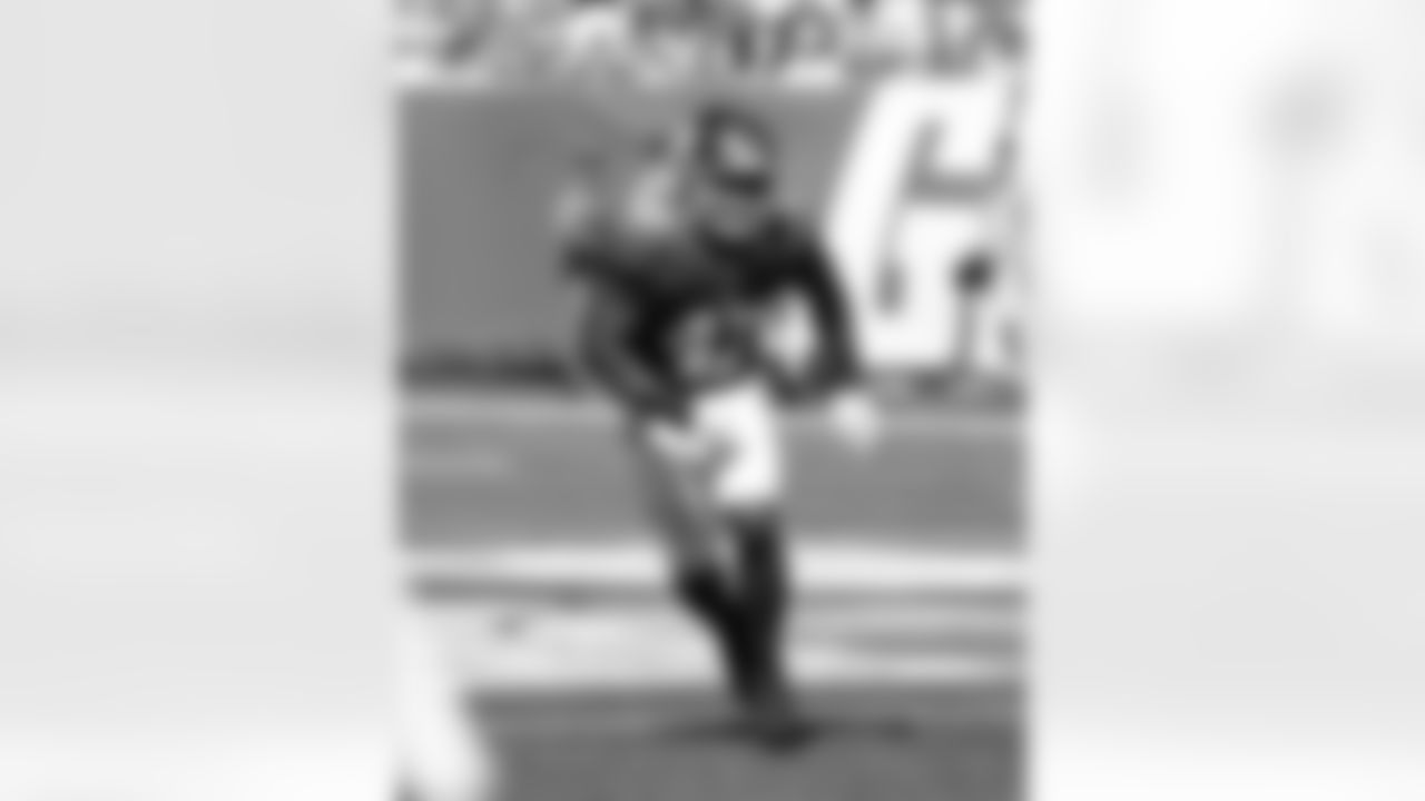 LB Neville Hewitt - Free Agent Signing (from NYG PS) (October 9)