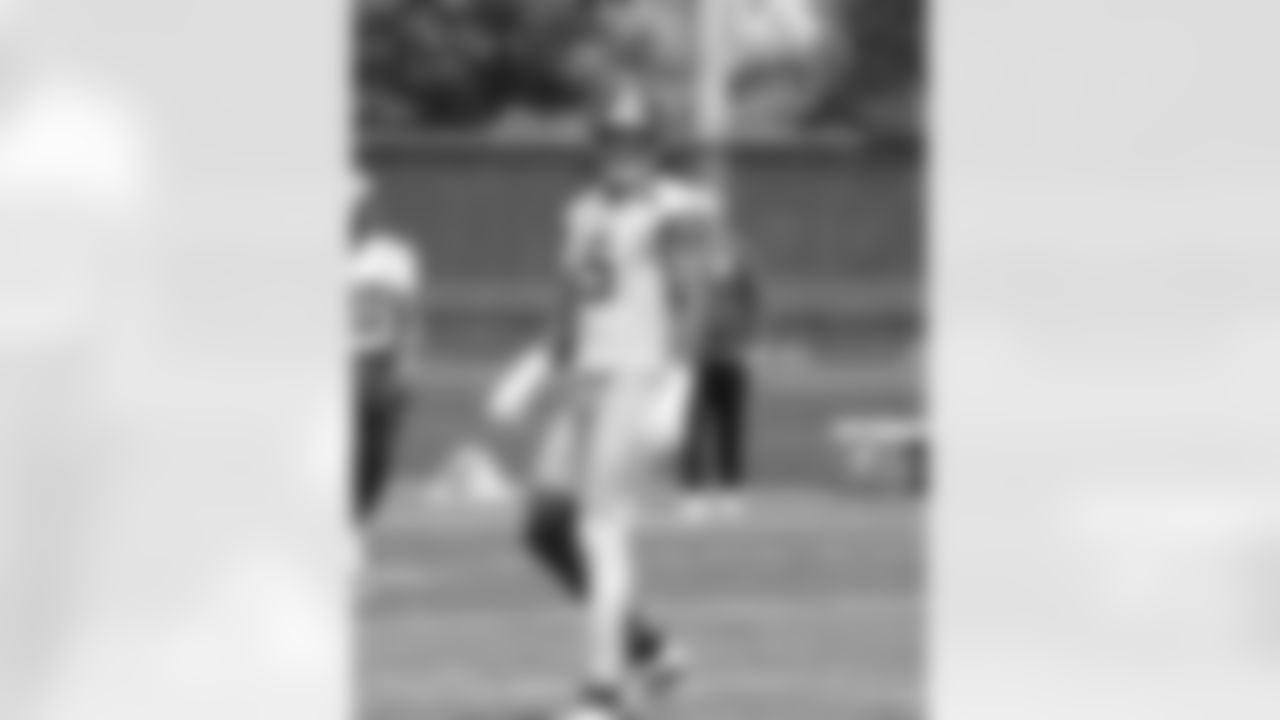 OLB Kayvon Thibodeaux (5)