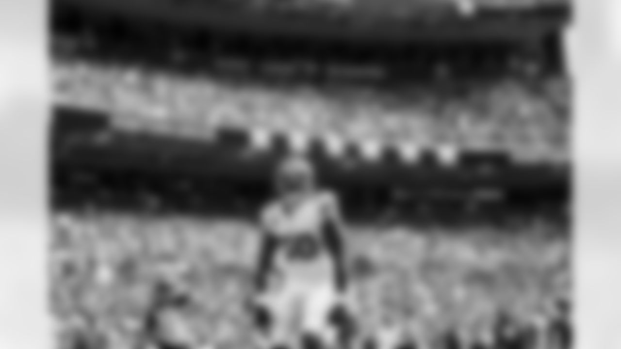 ILB Bobby Okereke (58)