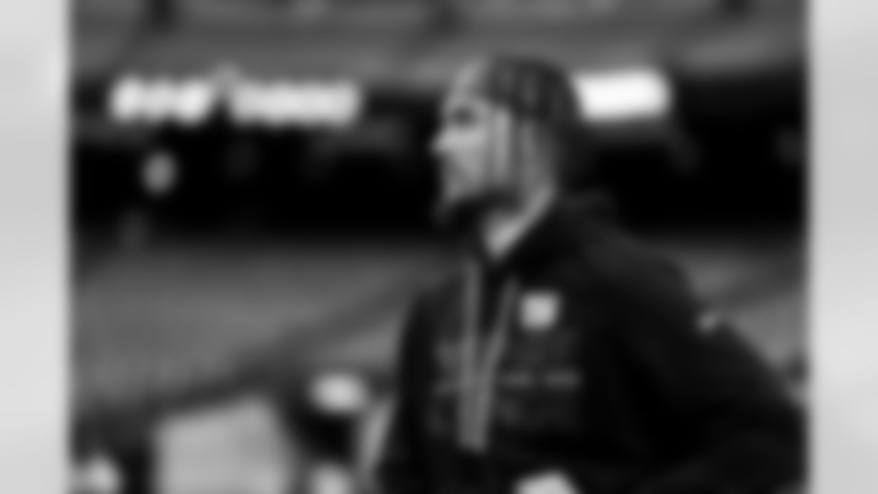 WR Isaiah Hodgins (89)