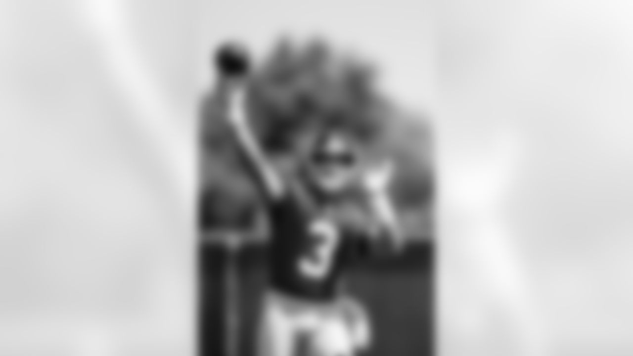 QB Russell Wilson (3)