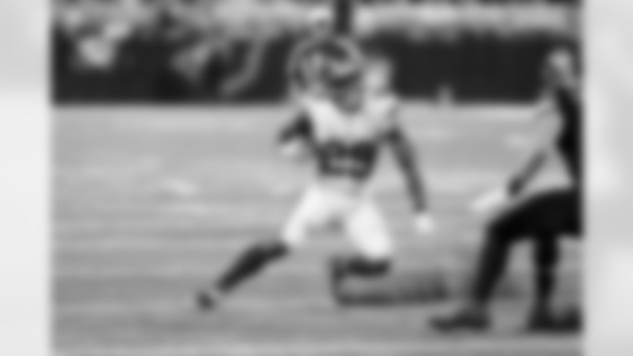 RB Tyrone Tracy Jr. (29)