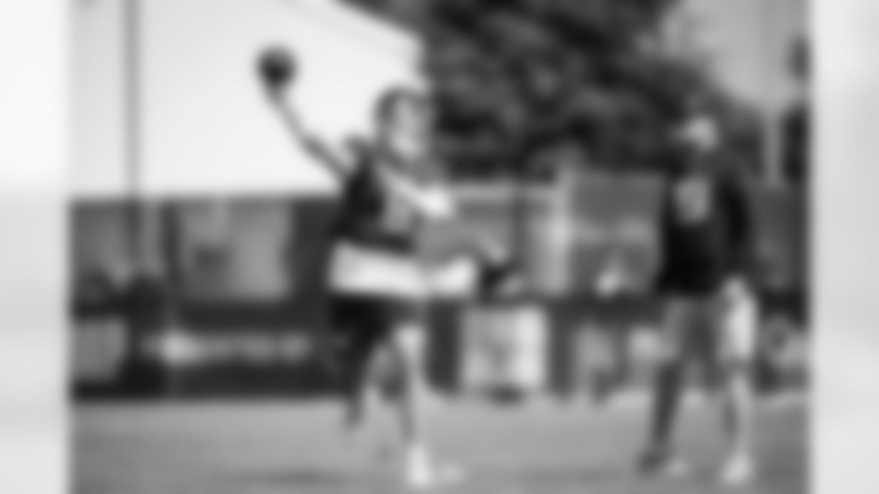 QB Jaxson Dart (6)