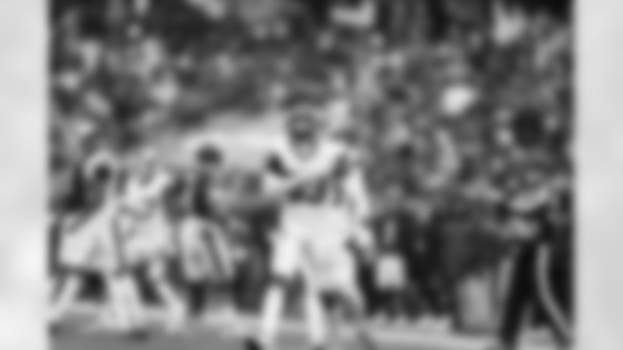 LB Demetrius Flannigan-Fowles (33)