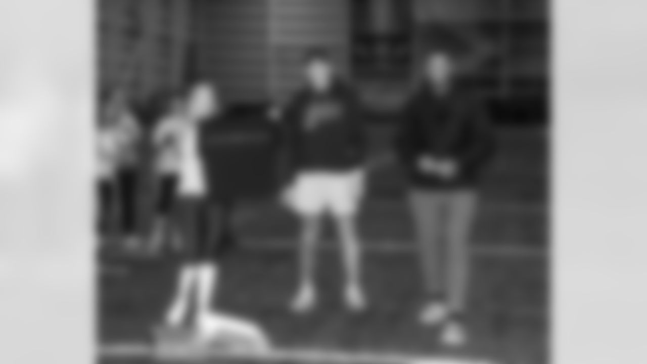 New York Giants tight end Thomas Fidone II (86),New York Giants defensive tackle Roy Robertson-Harris (95)