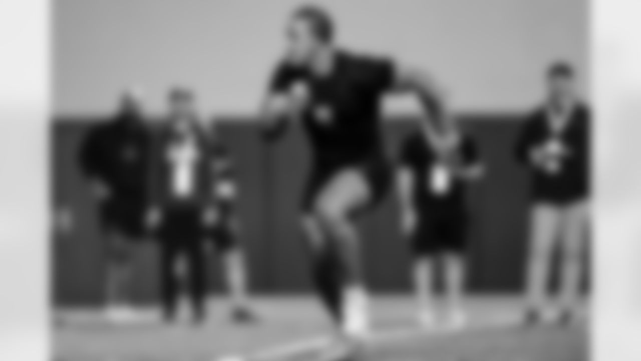 Oklahoma defensive lineman Trace Ford (30) runs a drill during Oklahoma's NFL pro day, Tuesday, March 11, 2025, in Norman, Okla. (AP Photo/Gerald Leong)