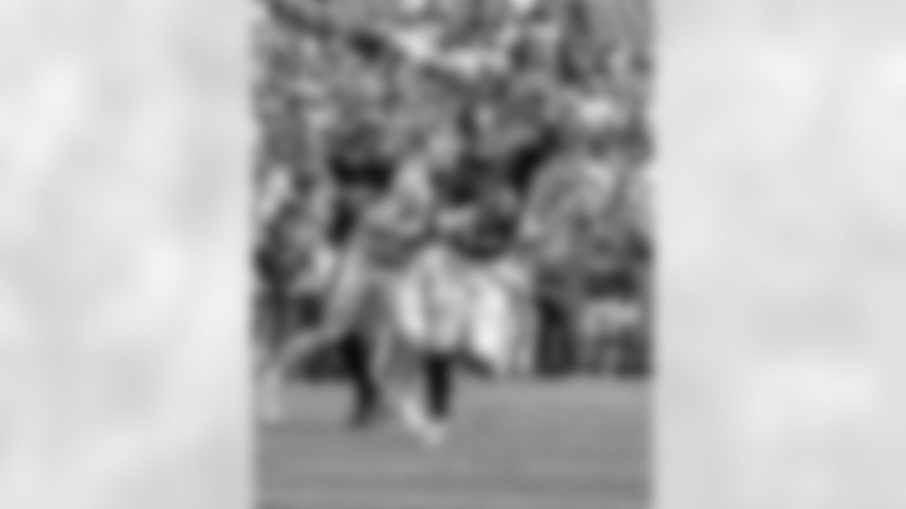 New York Giants quarterback Jameis Winston (19)