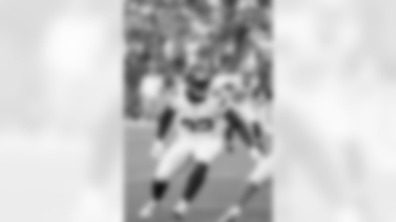 DL Rakeem Nuñez-Roches (93)