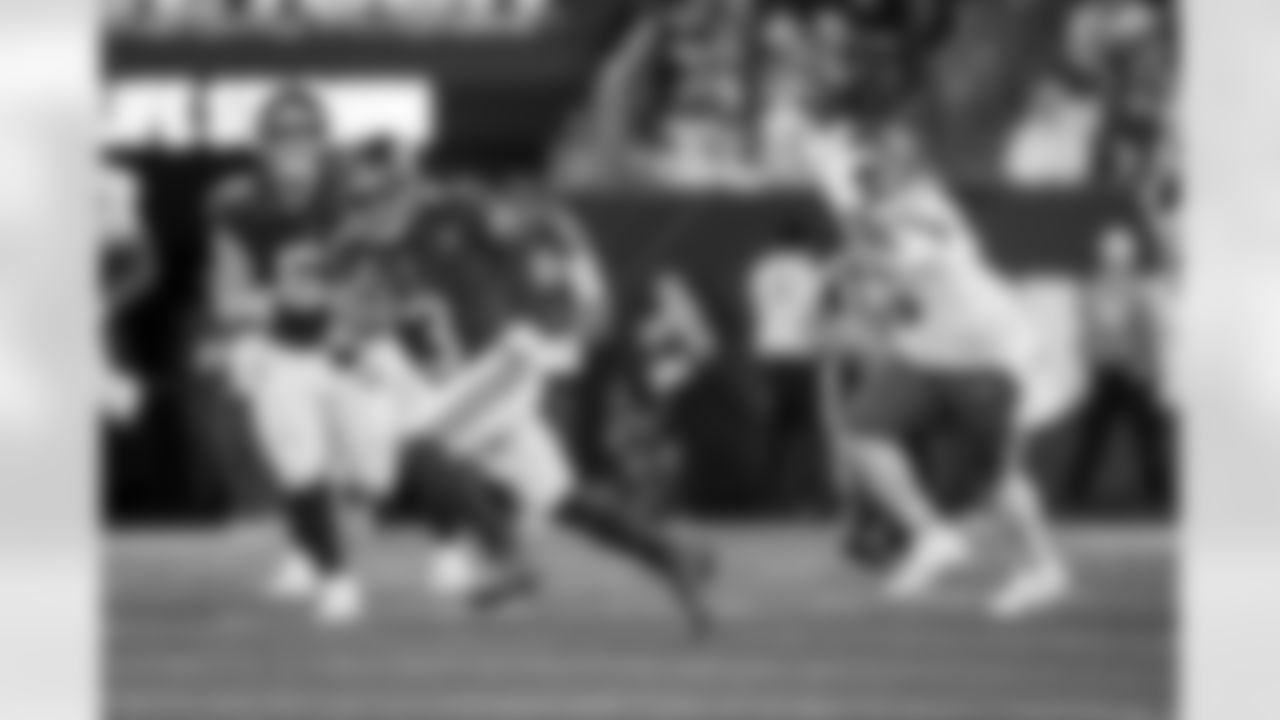 QB Russell Wilson (3)