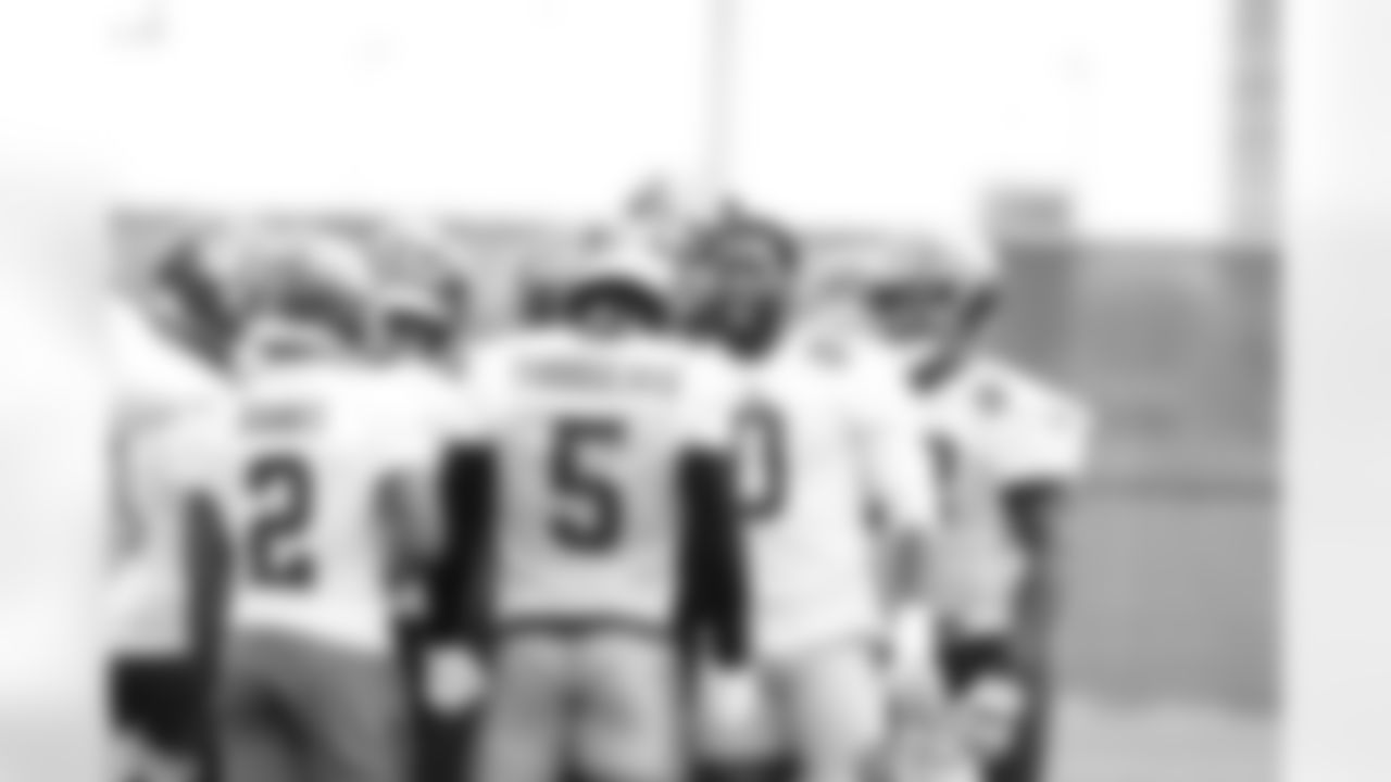 OLB Brian Burns (0)