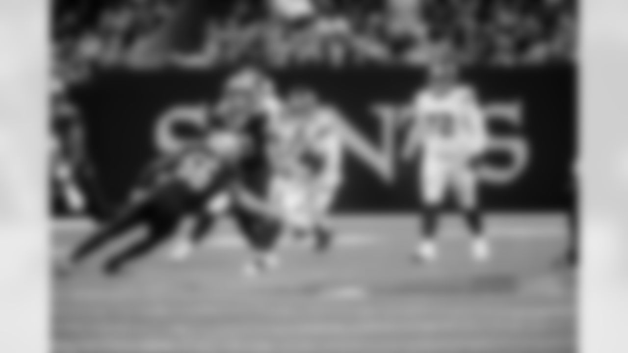 QB Jaxson Dart (6) runs the ball during an NFL football game against the New Orleans Saints on Sunday, October 5, 2025 at Caesars Superdome in New Orleans. (Evan Pinkus/NEW YORK GIANTS)