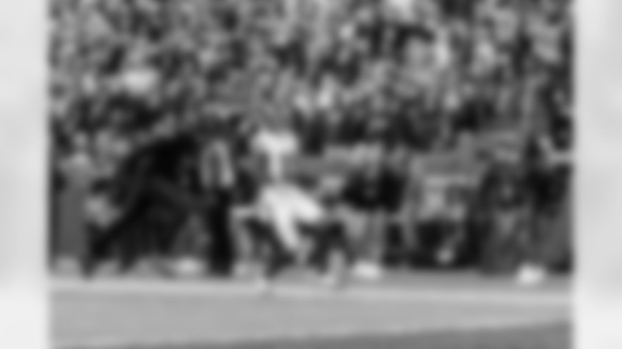 S/ILB Isaiah Simmons (19)