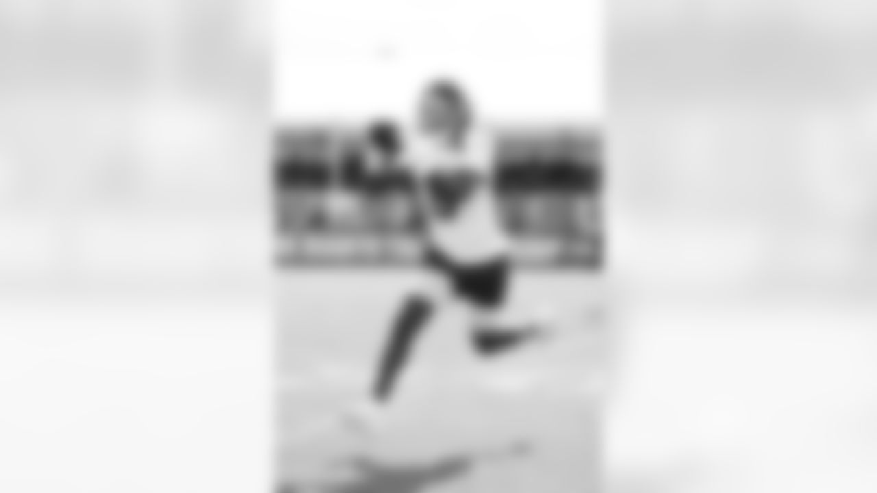 WR Beaux Collins (8)