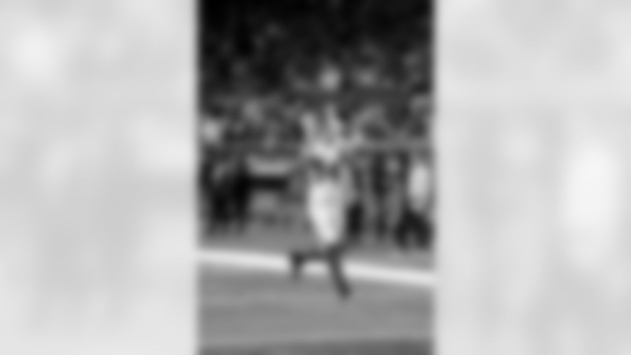 TE Theo Johnson (84)