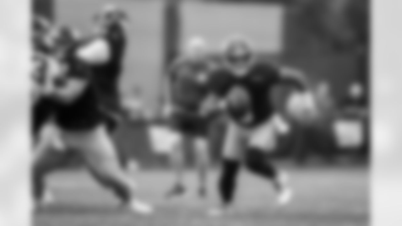 QB Russell Wilson (3)