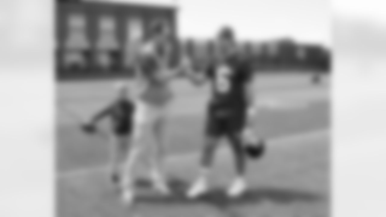 2025 New York Giants Rookie Mini Camp,QB Jaxson Dart (6), Eli Manning