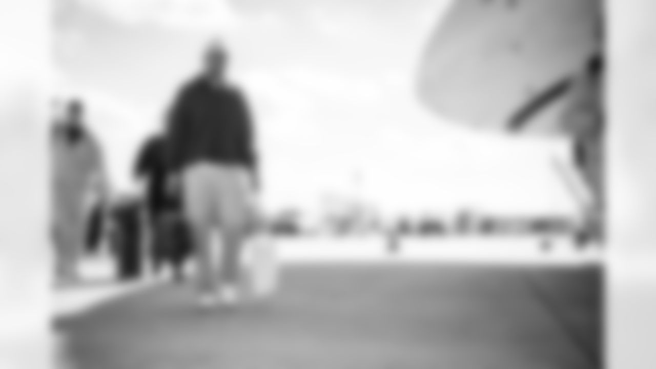 S Jevón Holland (8)