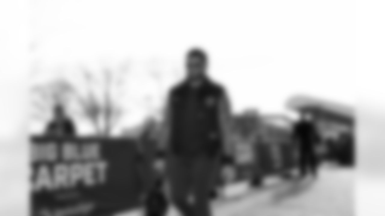 QB Russell Wilson (3)