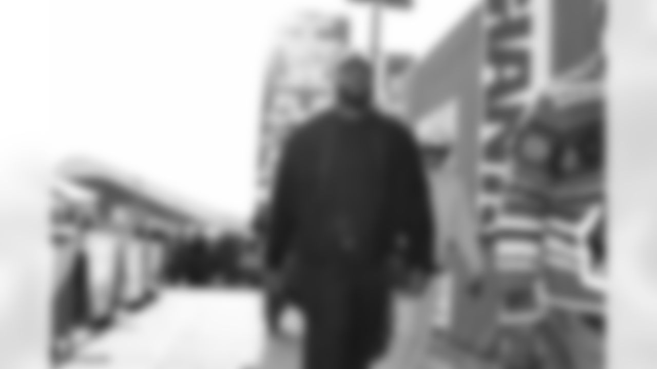 OT Andrew Thomas (78)