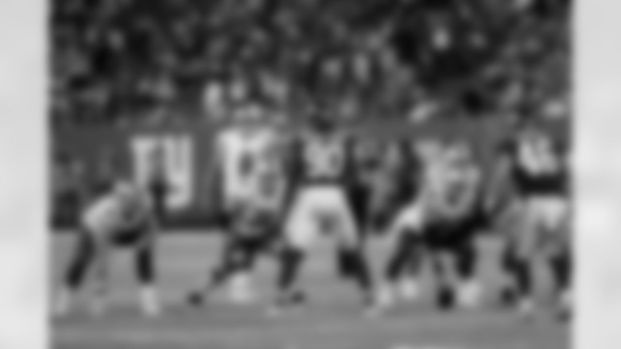 New York Giants defensive end Jason Pierre-Paul (90) gets set during the 2017 NFL week 2 regular season football game against the against the Detroit Lions, Monday, Sept. 18, 2017 in East Rutherford, N.J. The Lions won the game 24-10. (Paul Spinelli via AP)