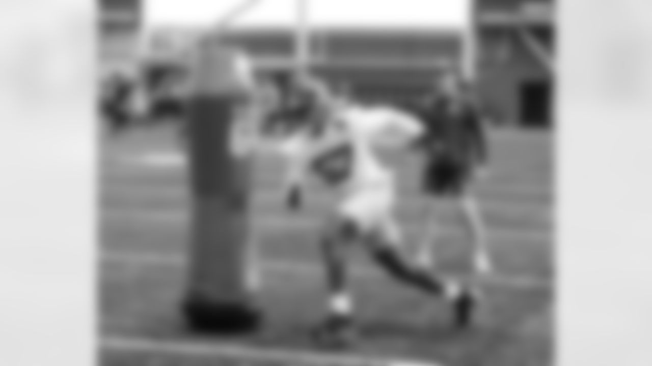 DL Chauncey Golston (57)