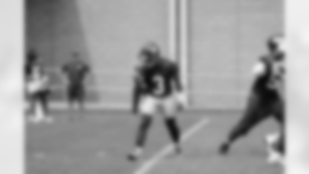 QB Russell Wilson (3)
