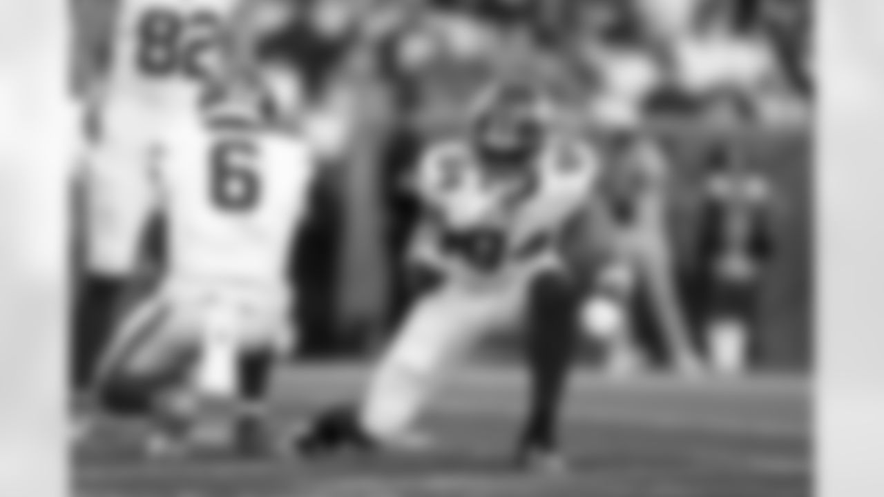 TE Theo Johnson (84)