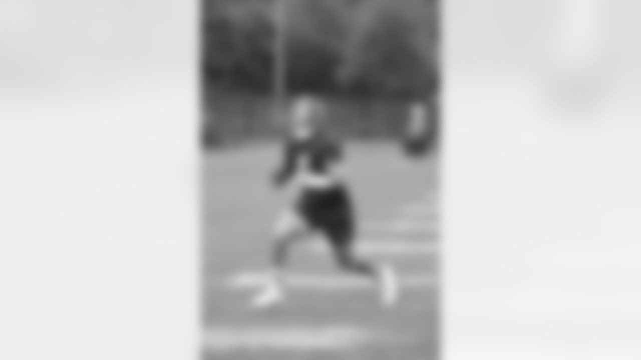 QB Jaxson Dart (6)