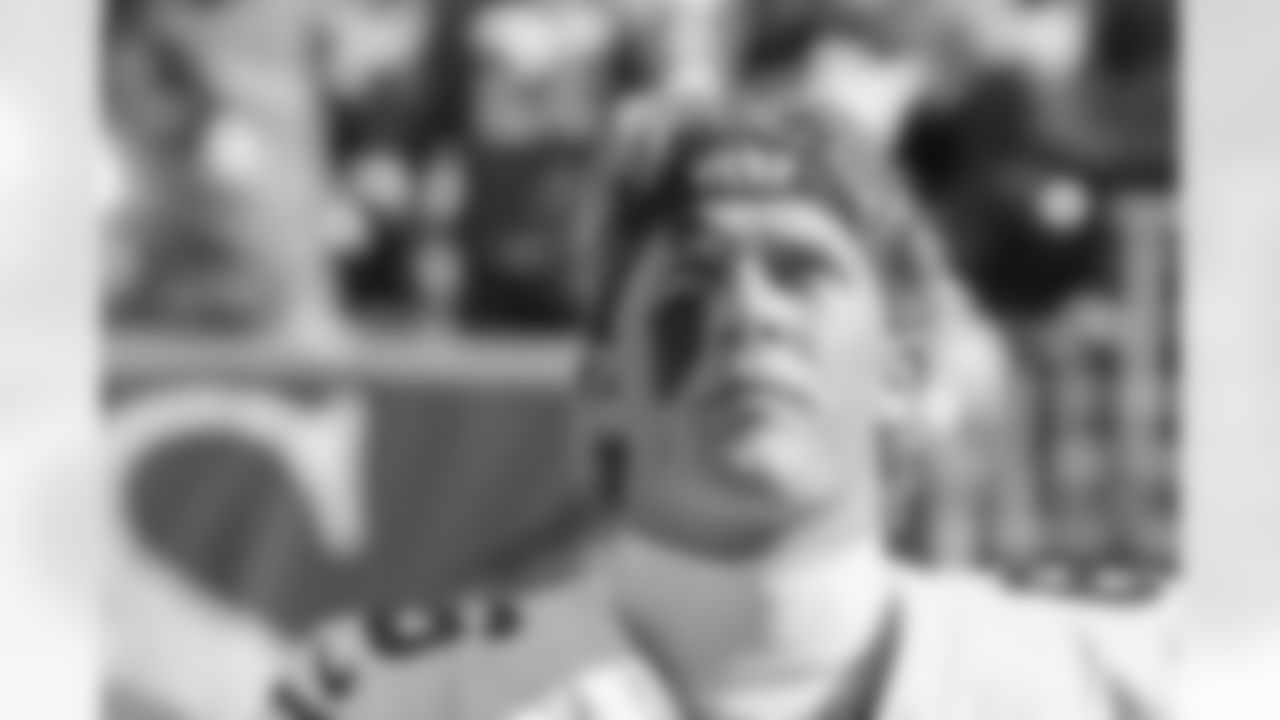 New York Giants quarterback Jaxson Dart (6)