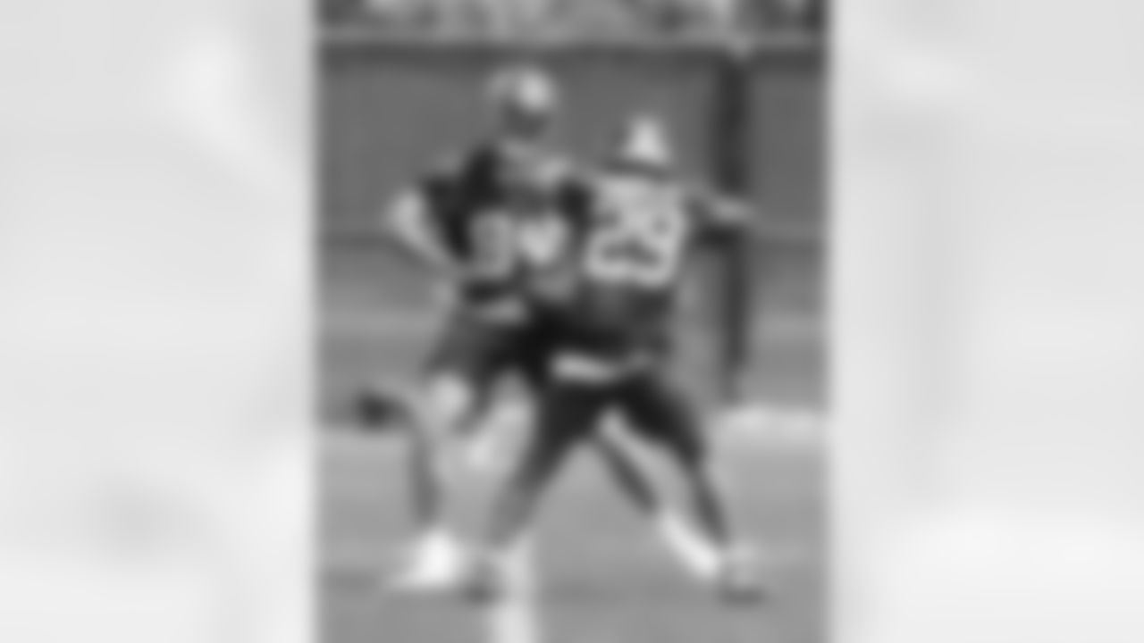 TE Theo Johnson (84),RB Tyrone Tracy Jr. (29)