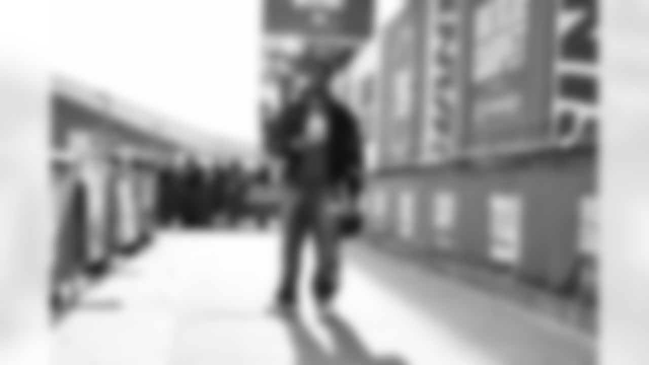 RB Tyrone Tracy Jr. (29)