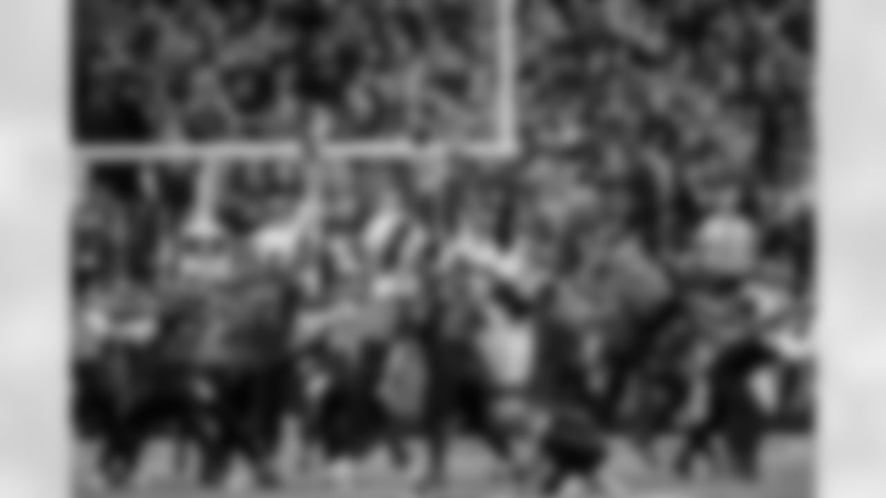 DT Roy Robertson-Harris (95)