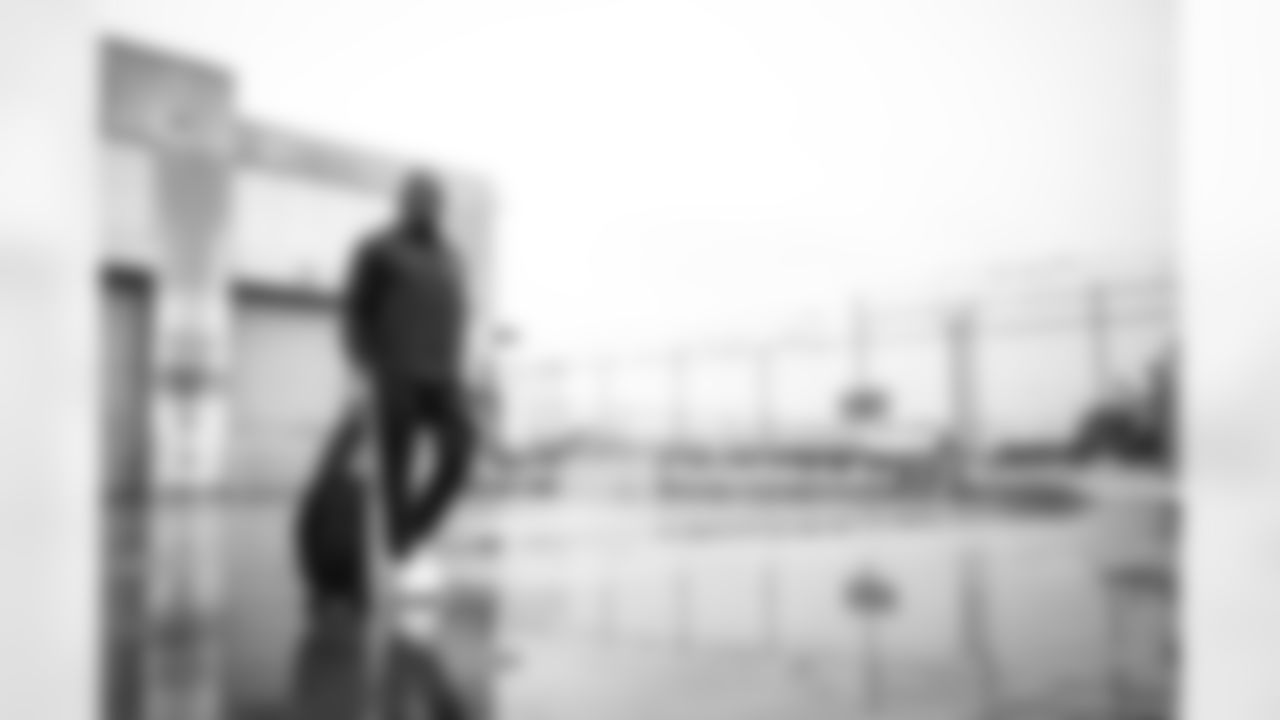 TE Chris Manhertz (85)